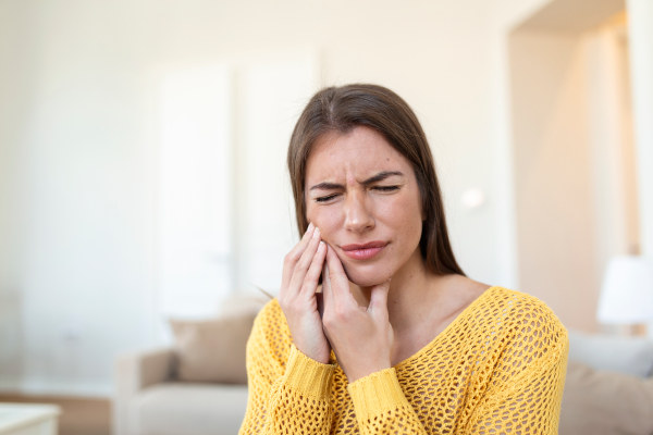 Consejos para reducir la sensibilidad dental después del blanqueamiento